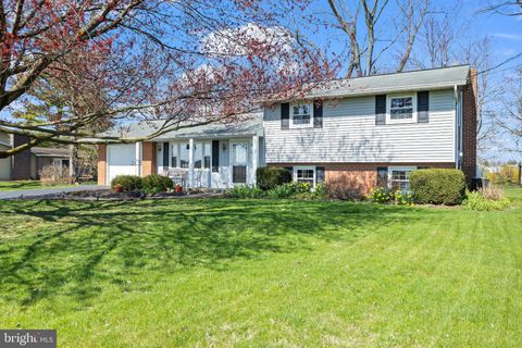 Photo of 7 Buch Mill Road, Lititz, PA 17543 (MLS # PALA2048888)