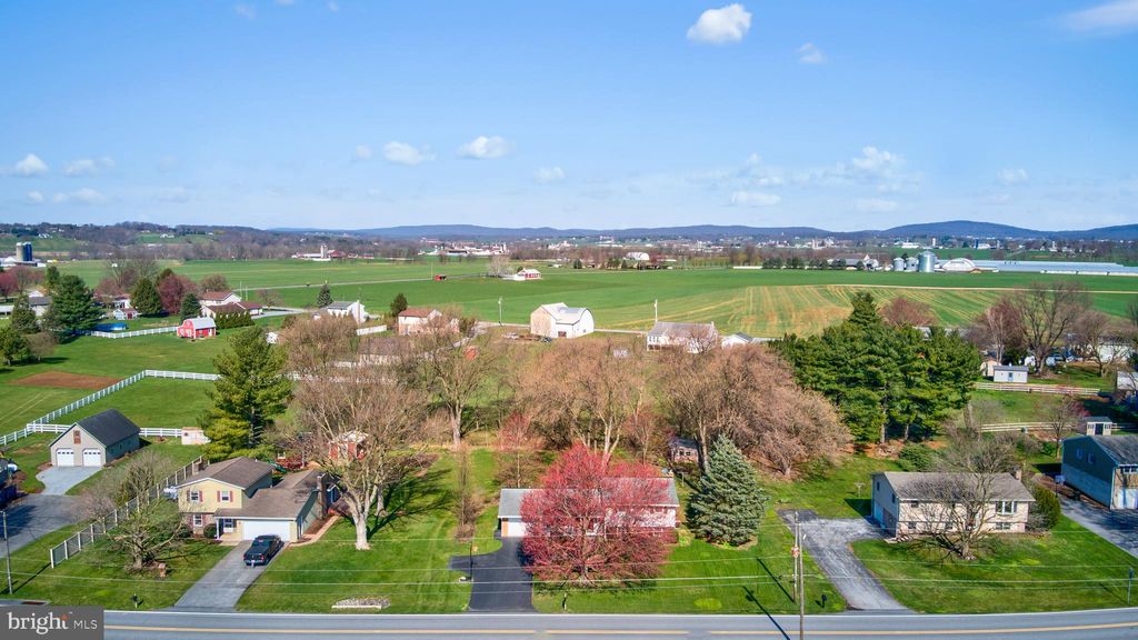 Photo of 7 Buch Mill Road, Lititz, PA 17543 (MLS # PALA2048888)