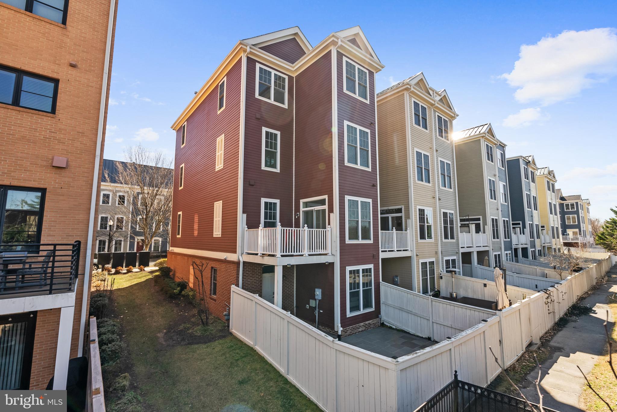 1418 VAN VALKENBURGH LANE