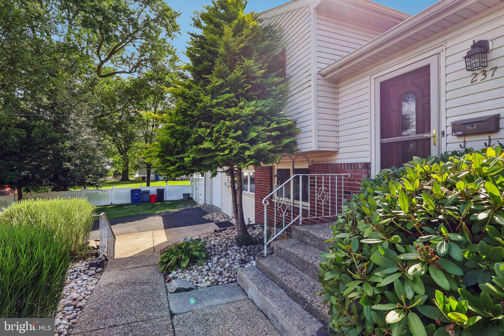 237 FRONT STREET