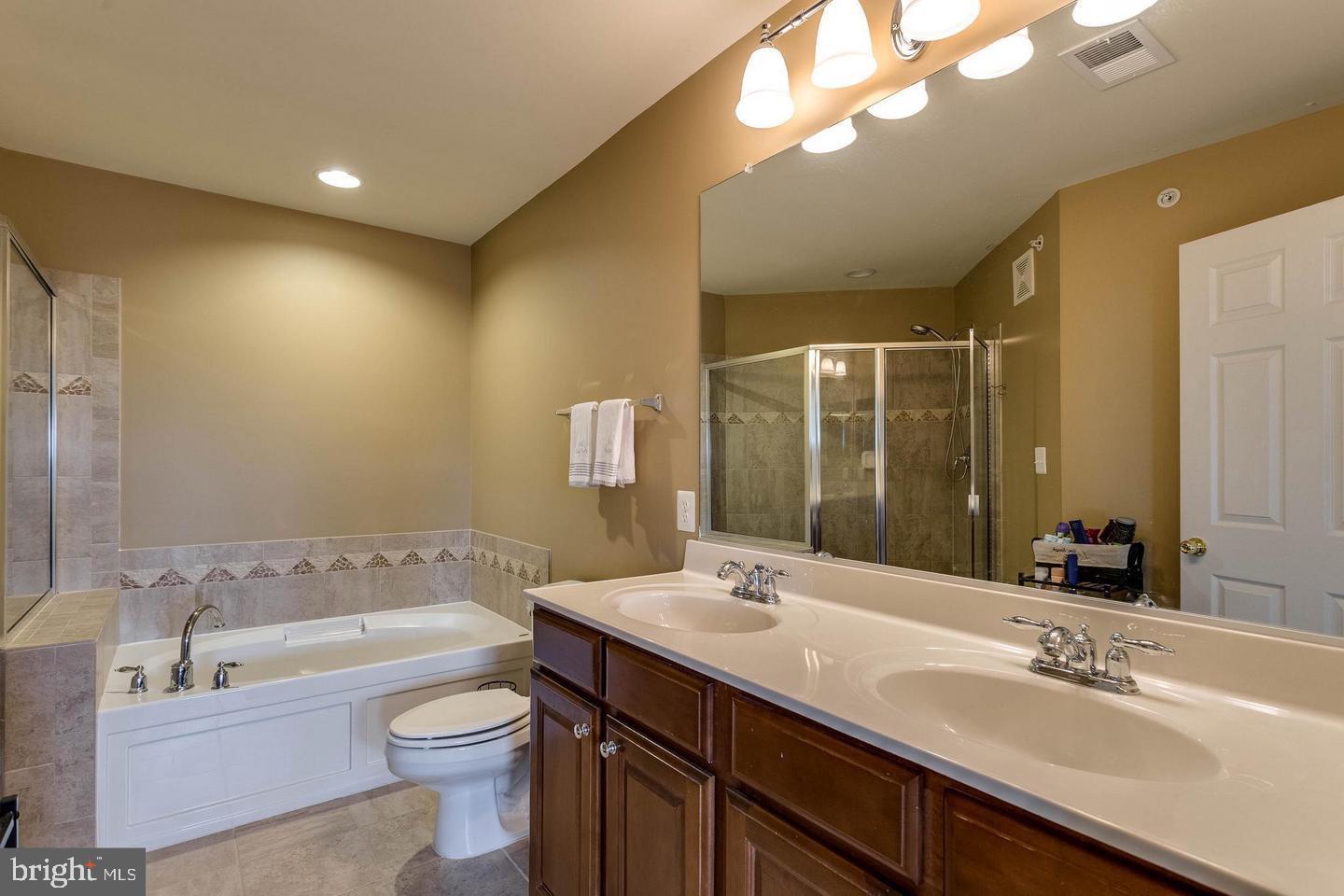 CENTREVILLE CROSSING - Residential Lease