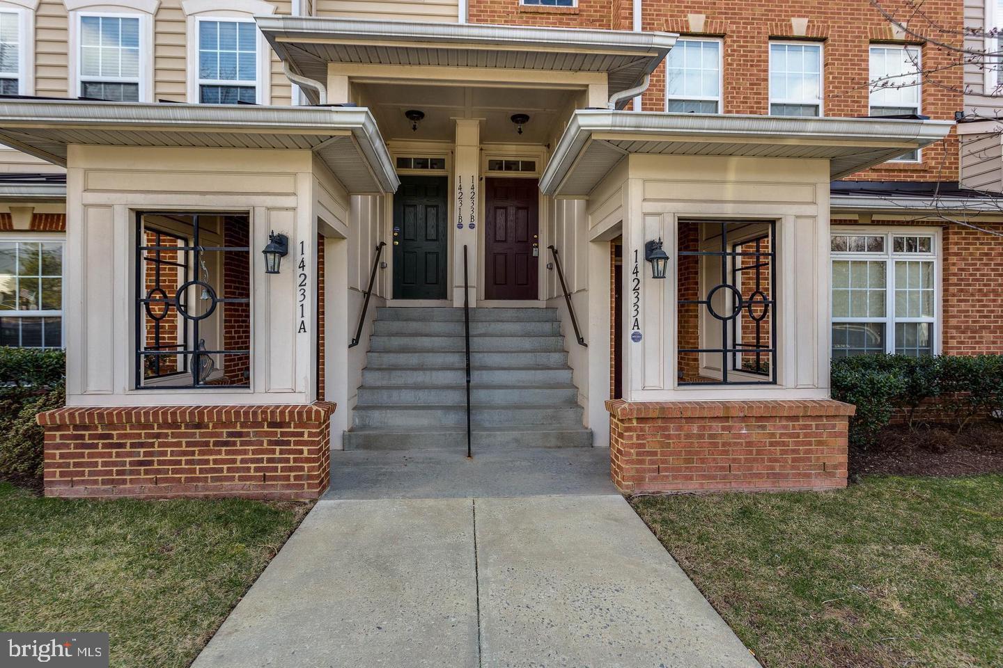 CENTREVILLE CROSSING - Residential Lease