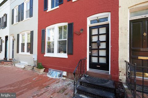 1233 33RD STREET NW WASHINGTON DC 20007