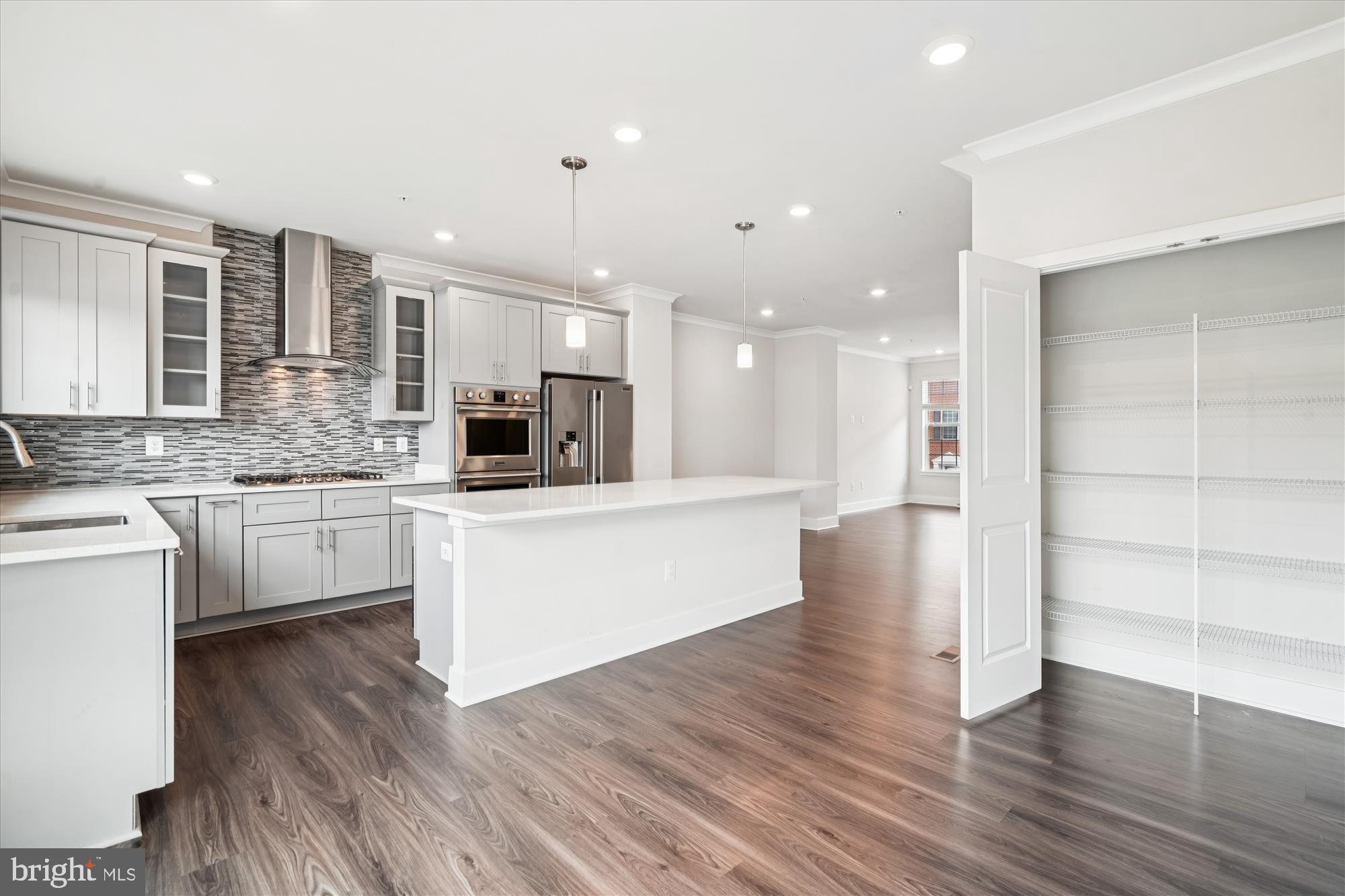 BLUE STREAM - Residential