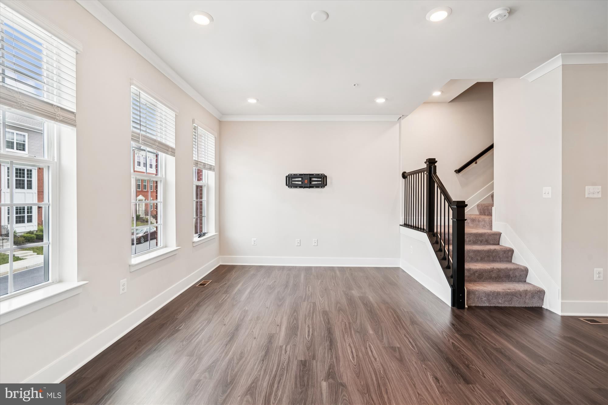 BLUE STREAM - Residential