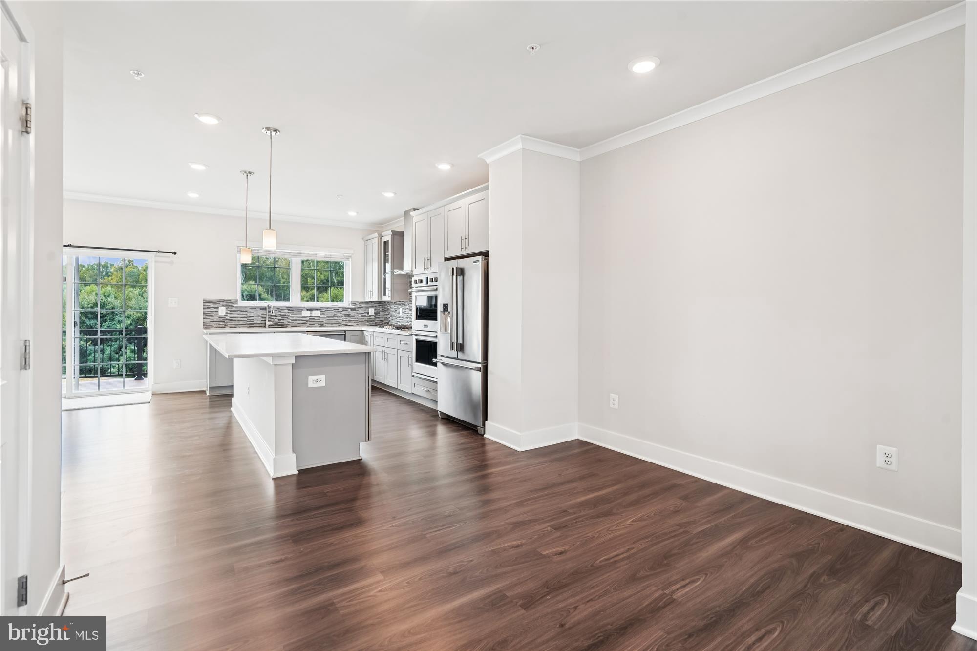 BLUE STREAM - Residential