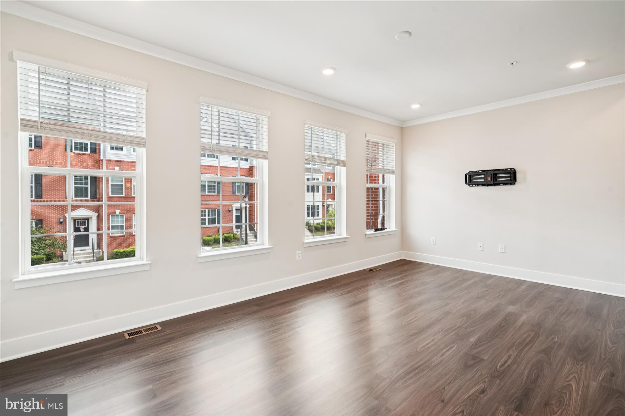 BLUE STREAM - Residential