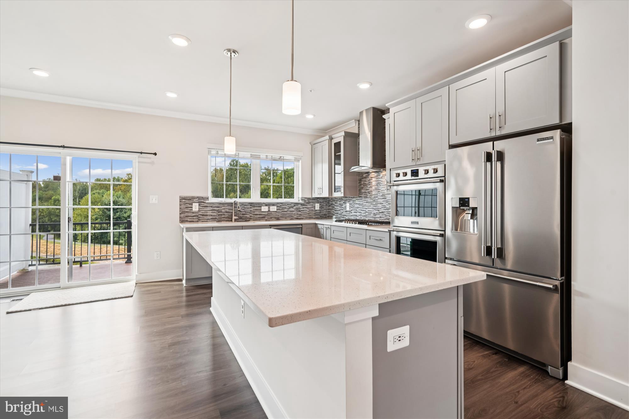 BLUE STREAM - Residential