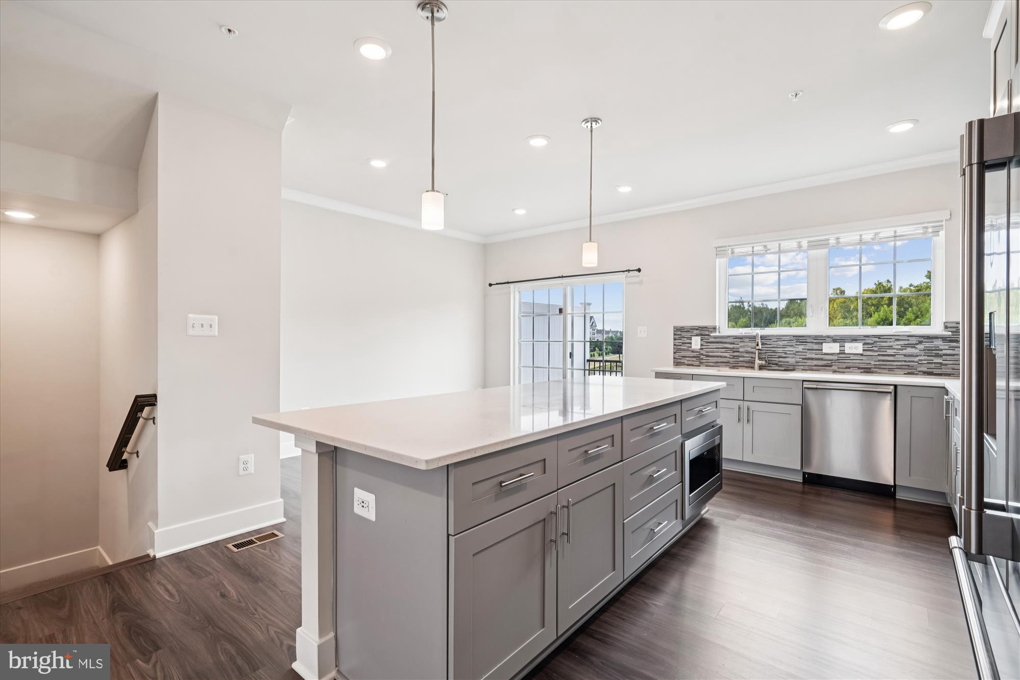 BLUE STREAM - Residential