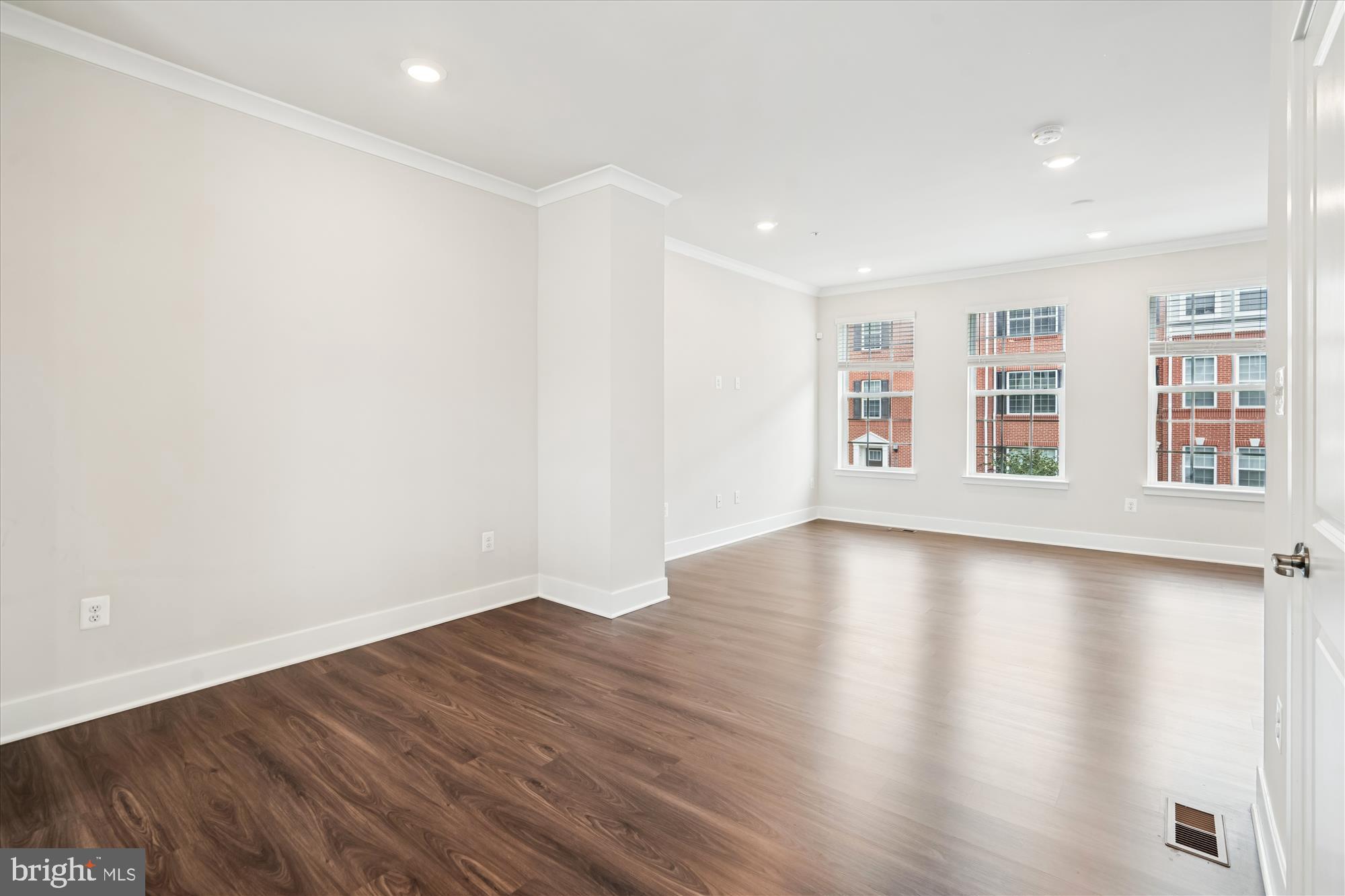 BLUE STREAM - Residential