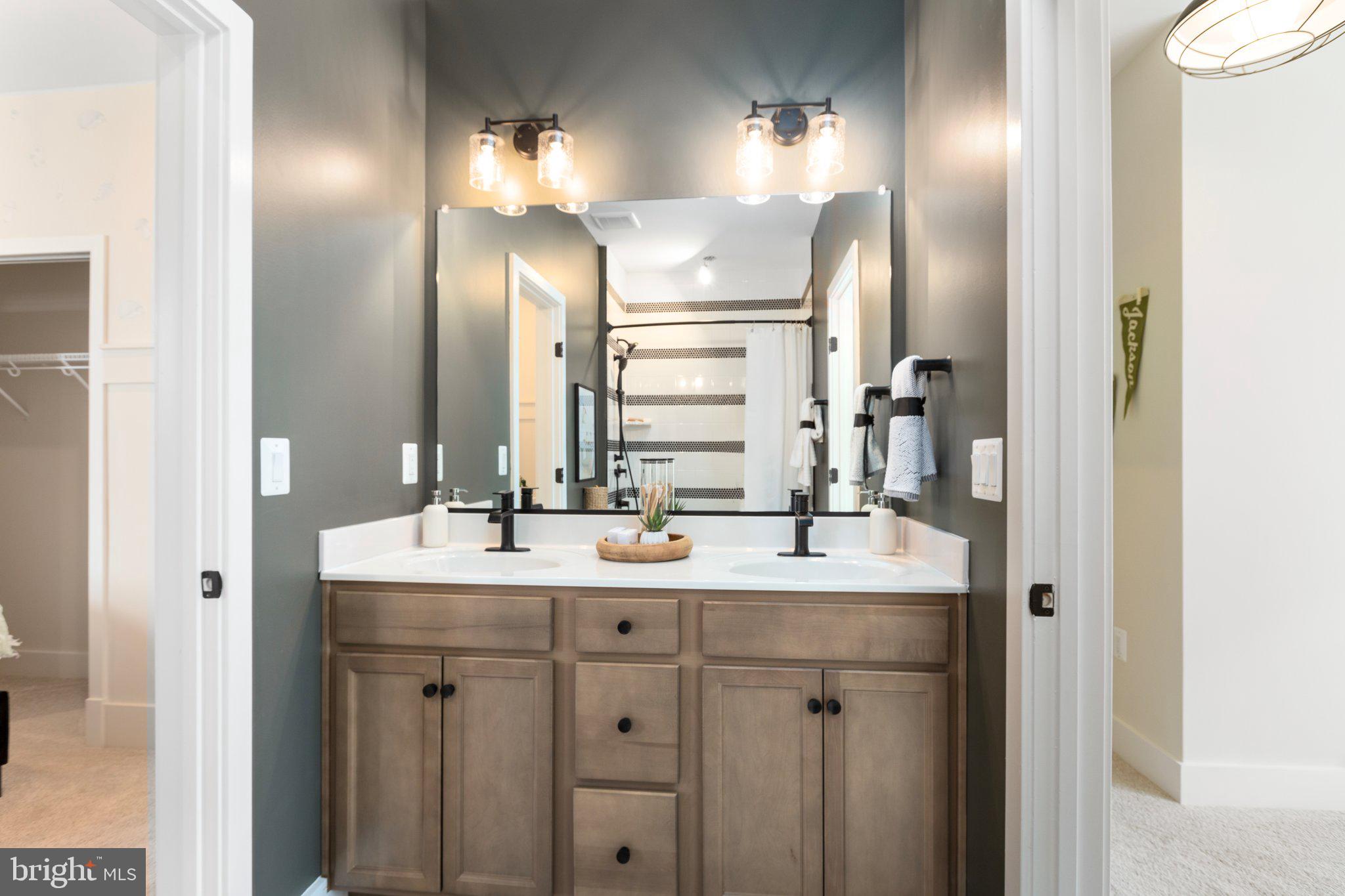 PELHAM'S CROSSING - Residential