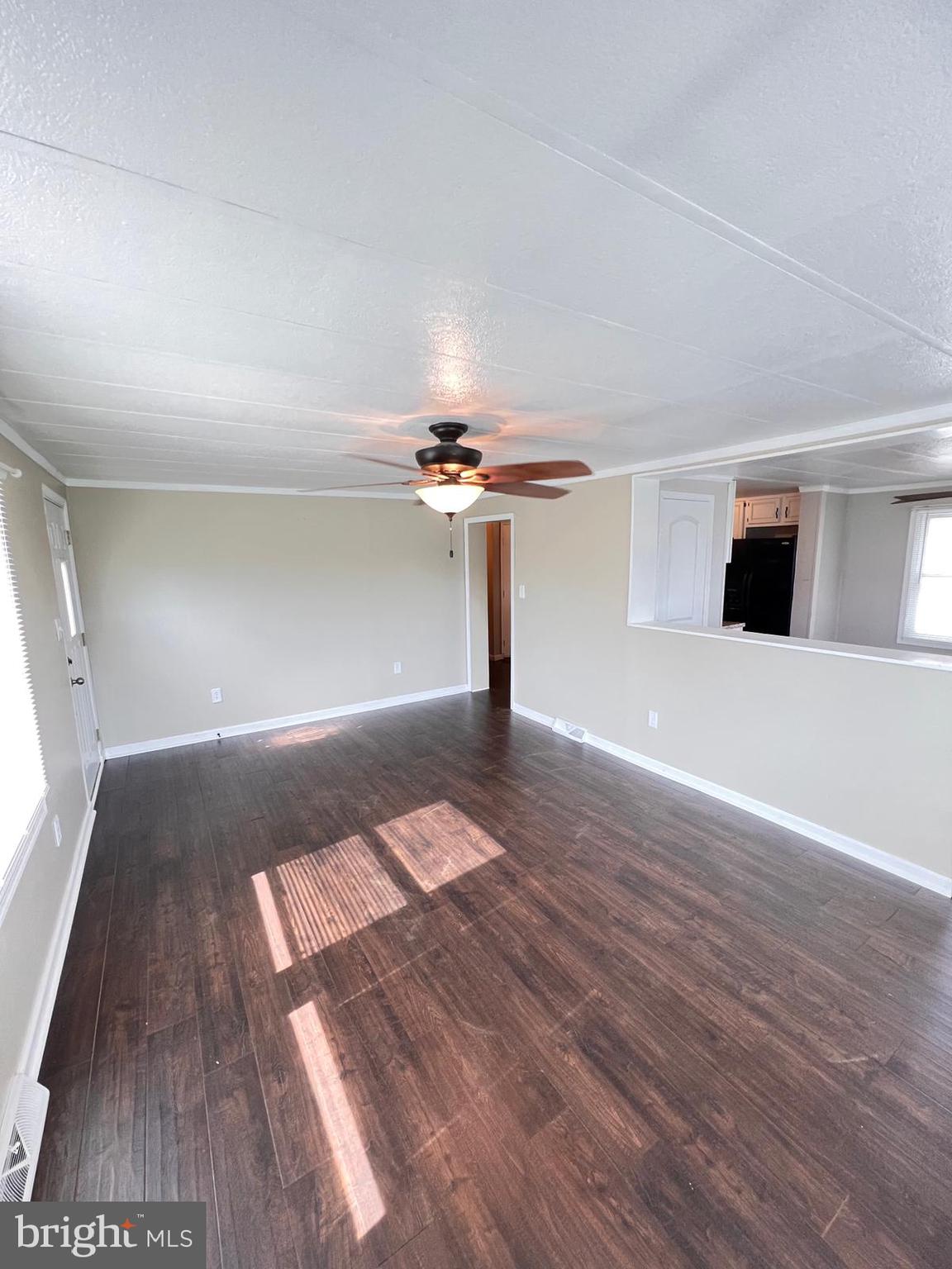 LODGE FOREST MANOR - Residential Lease