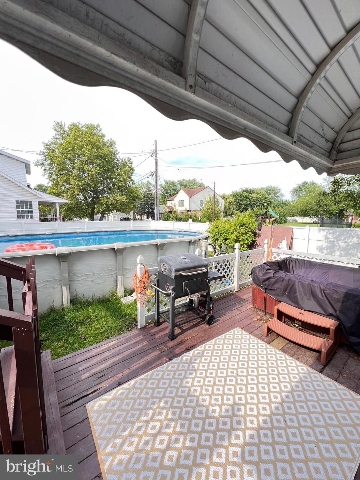 LODGE FOREST MANOR - Residential Lease