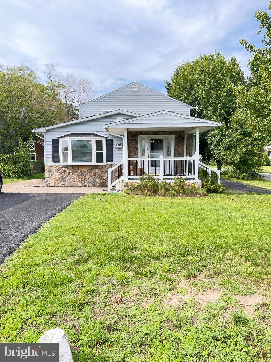 LODGE FOREST MANOR - Residential Lease