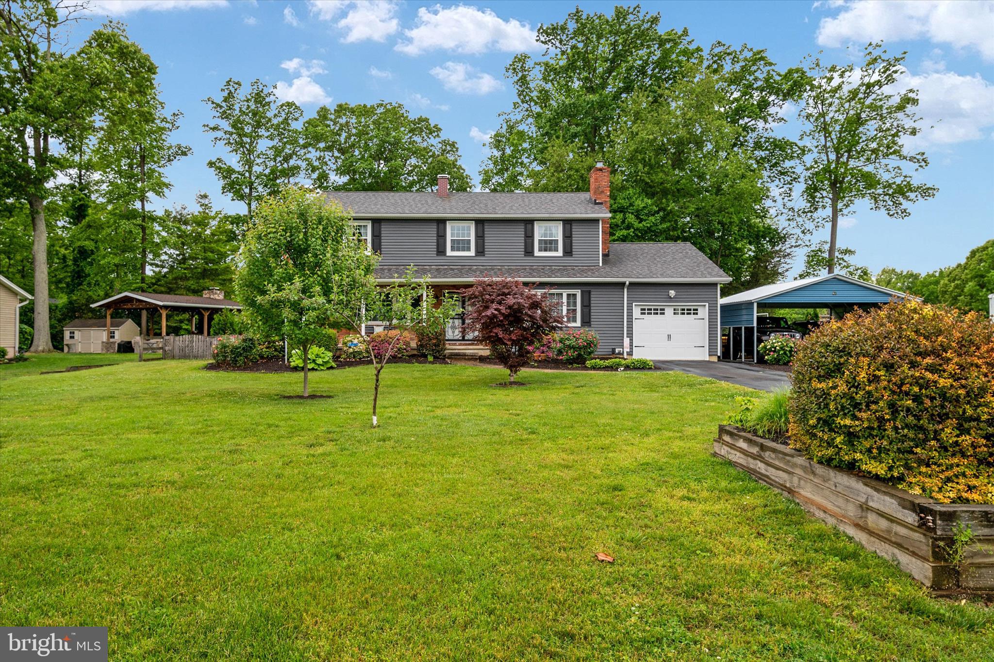 GREENHILL MANOR - Residential