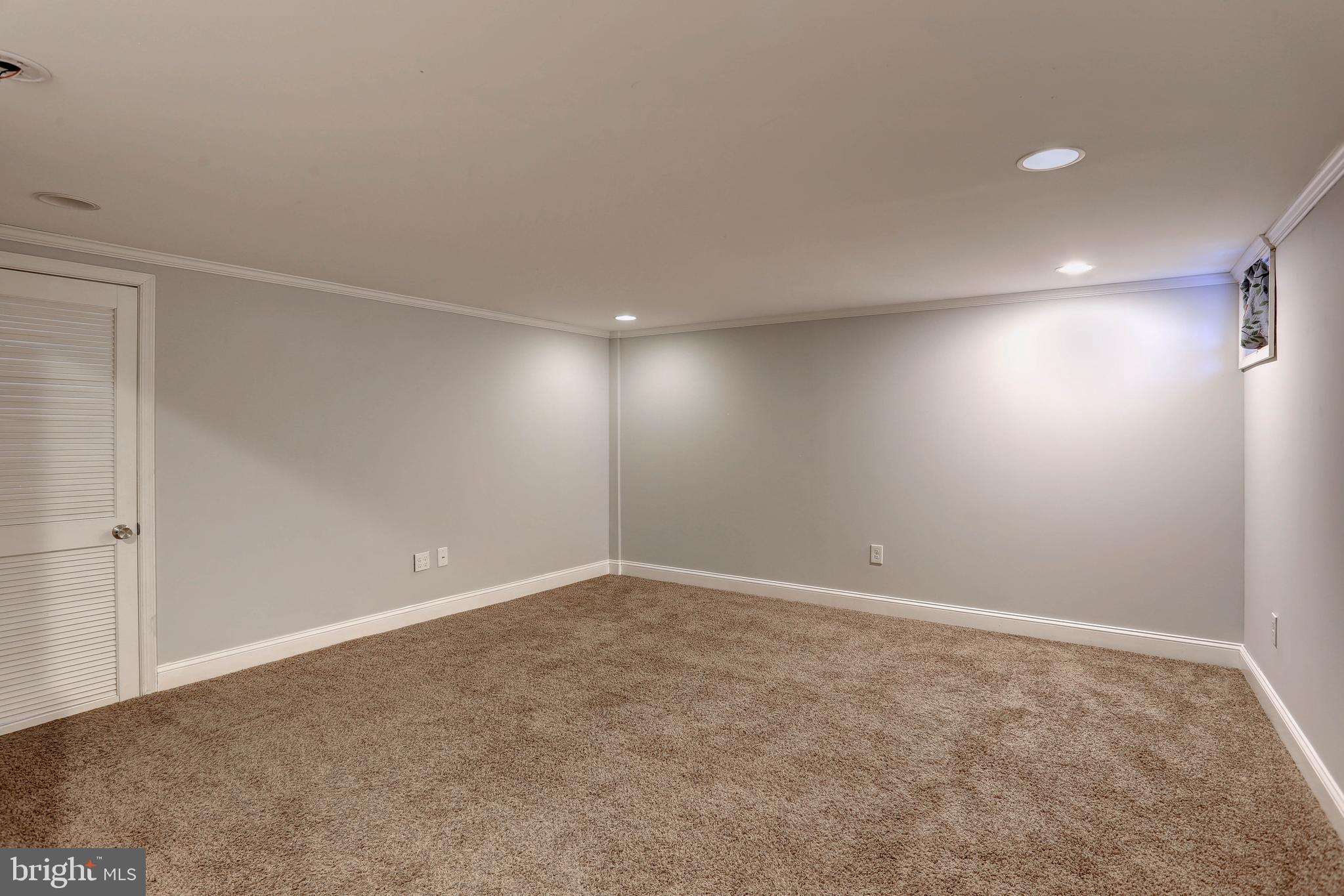 EASTCREST - Residential