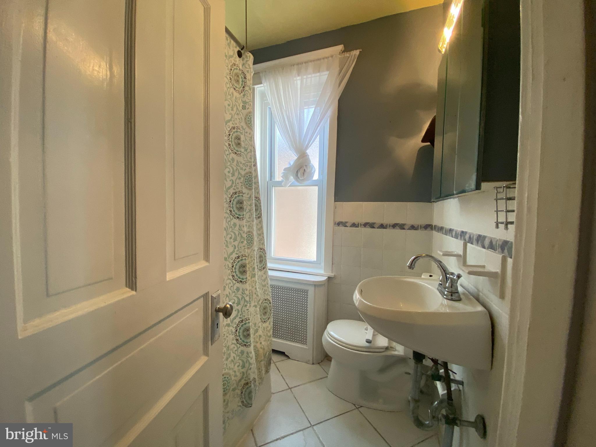 PORT RICHMOND - Residential Lease