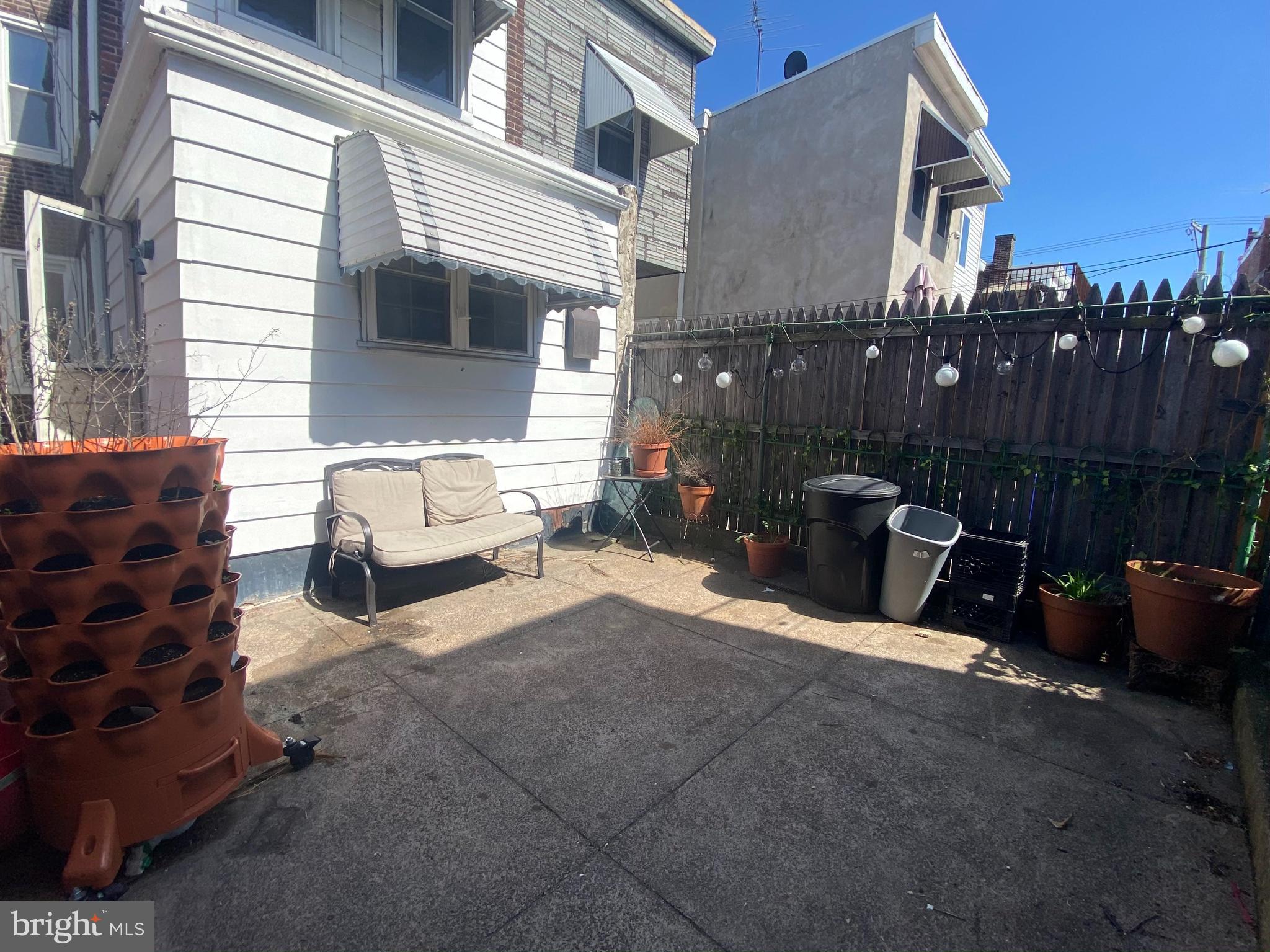 PORT RICHMOND - Residential Lease