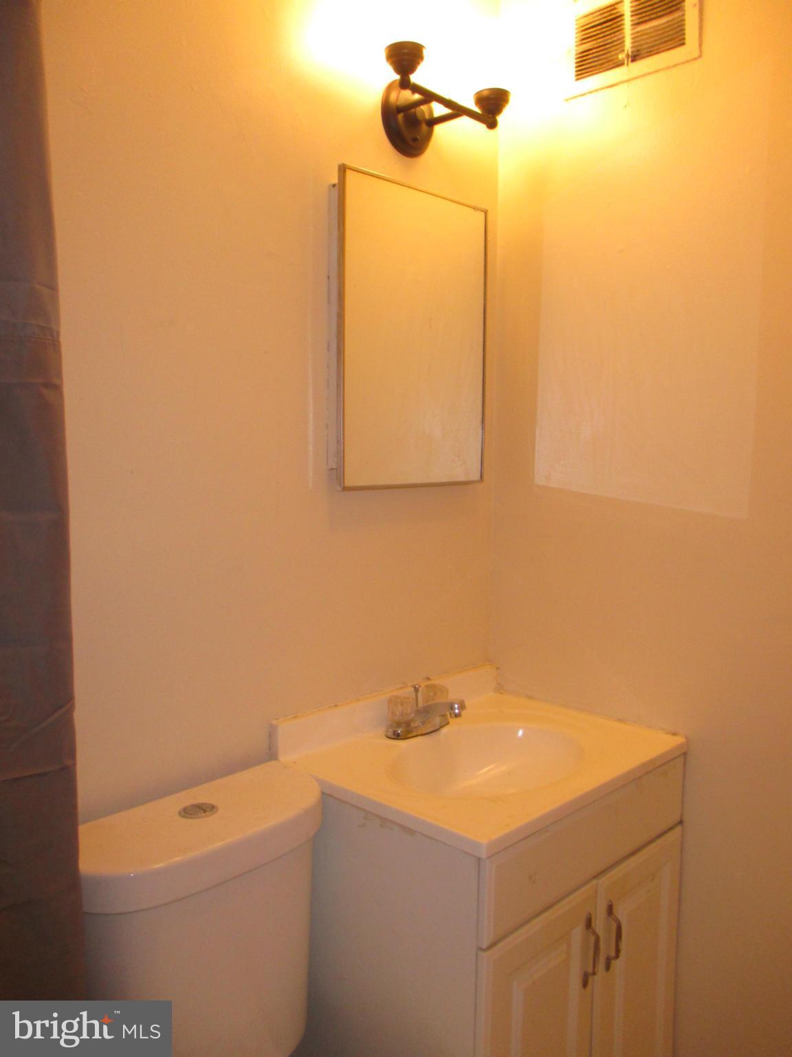 CLINTON - Residential Lease