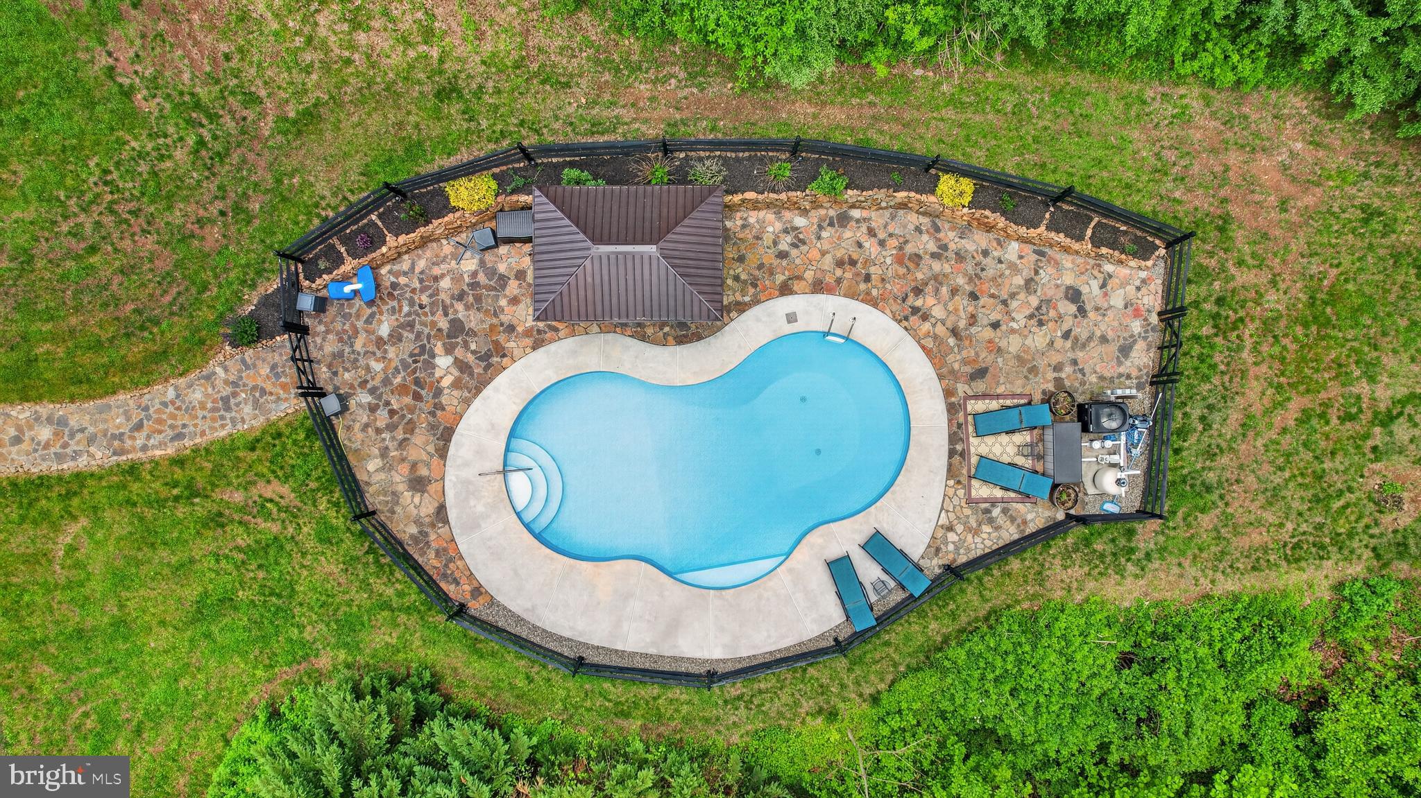 2129 FAIRVIEW ROAD