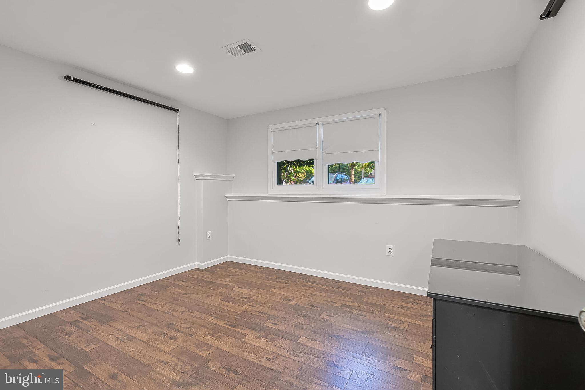 BALLSFORD - Residential Lease