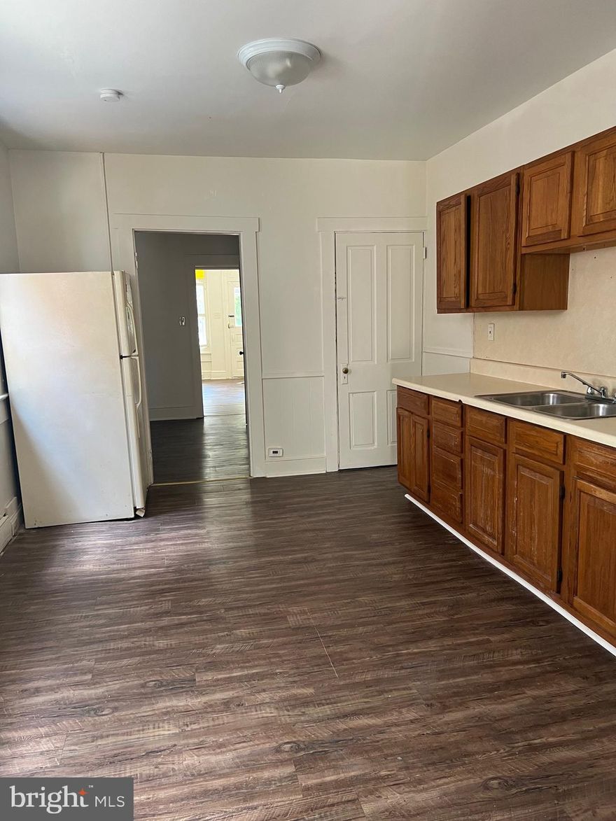 1 bedroom 1 bathroom apartment for rent for $950.00. Tenants must make a combined income of $2850.00 per month and have a credit score of 615 or higher to qualify. No smoking and no pets. Tenants are responsible for all utilities. The tenant will be billed $100 per month which will go towards water/sewer/trash. There is a $30 application fee and a $50 administrative fee if your application is chosen.