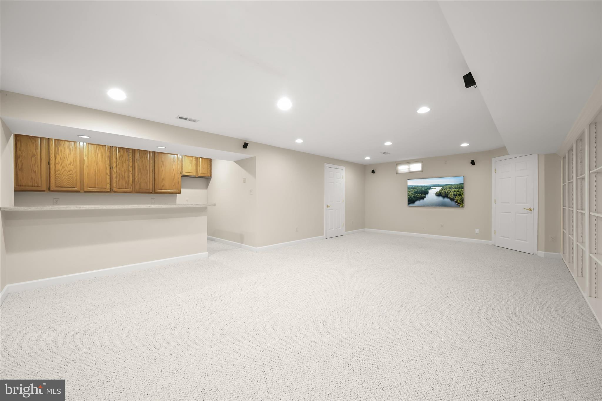LONG MEADOW - Residential
