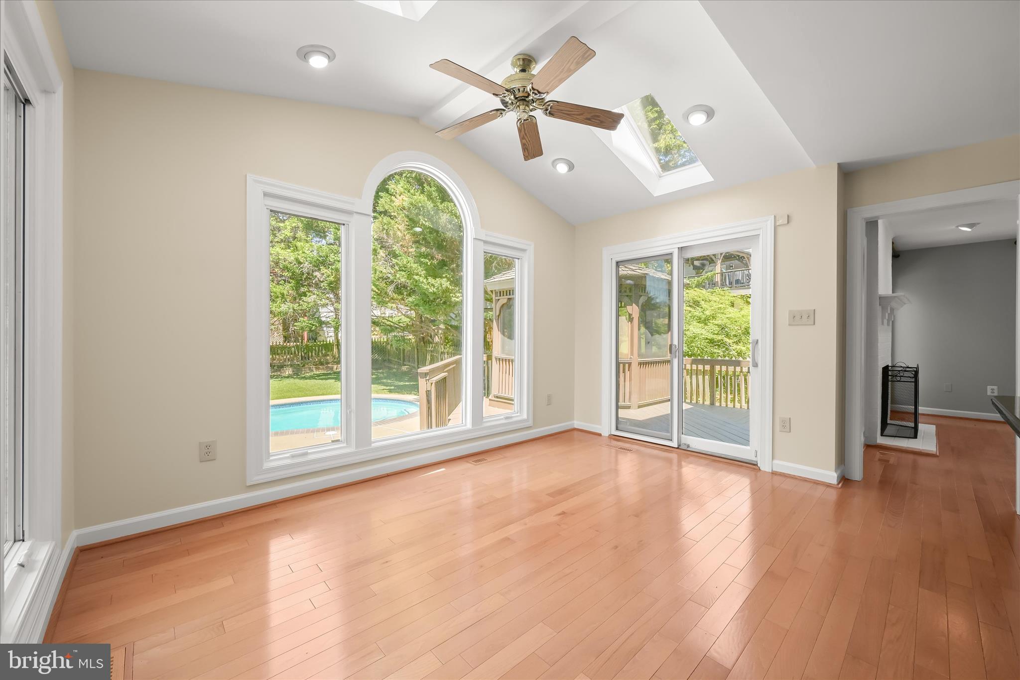 LONG MEADOW - Residential