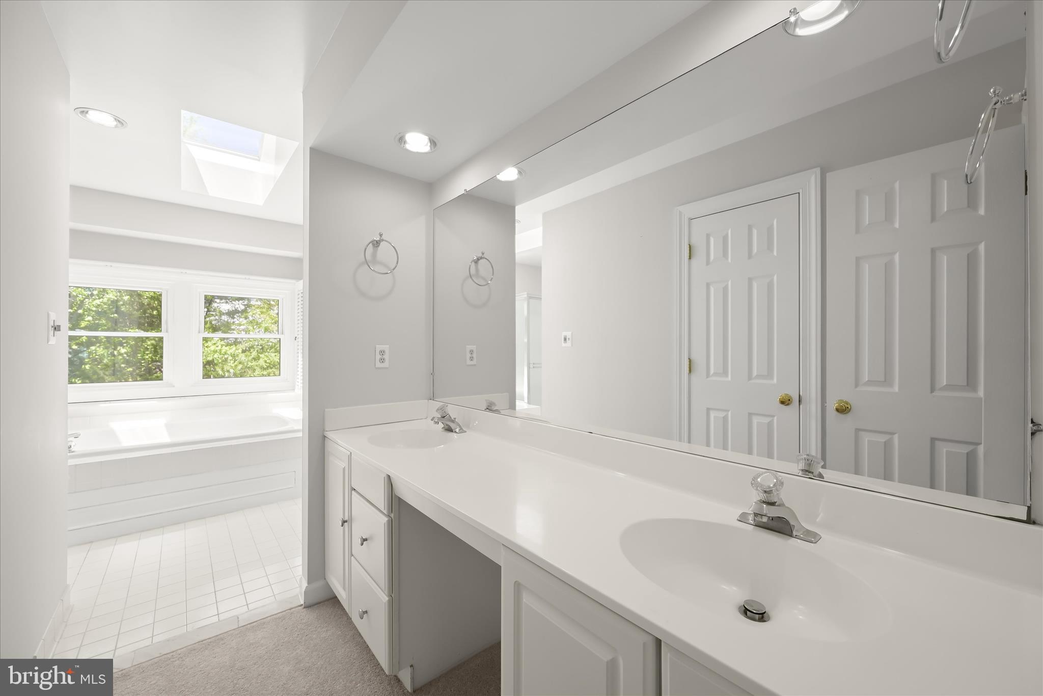 LONG MEADOW - Residential