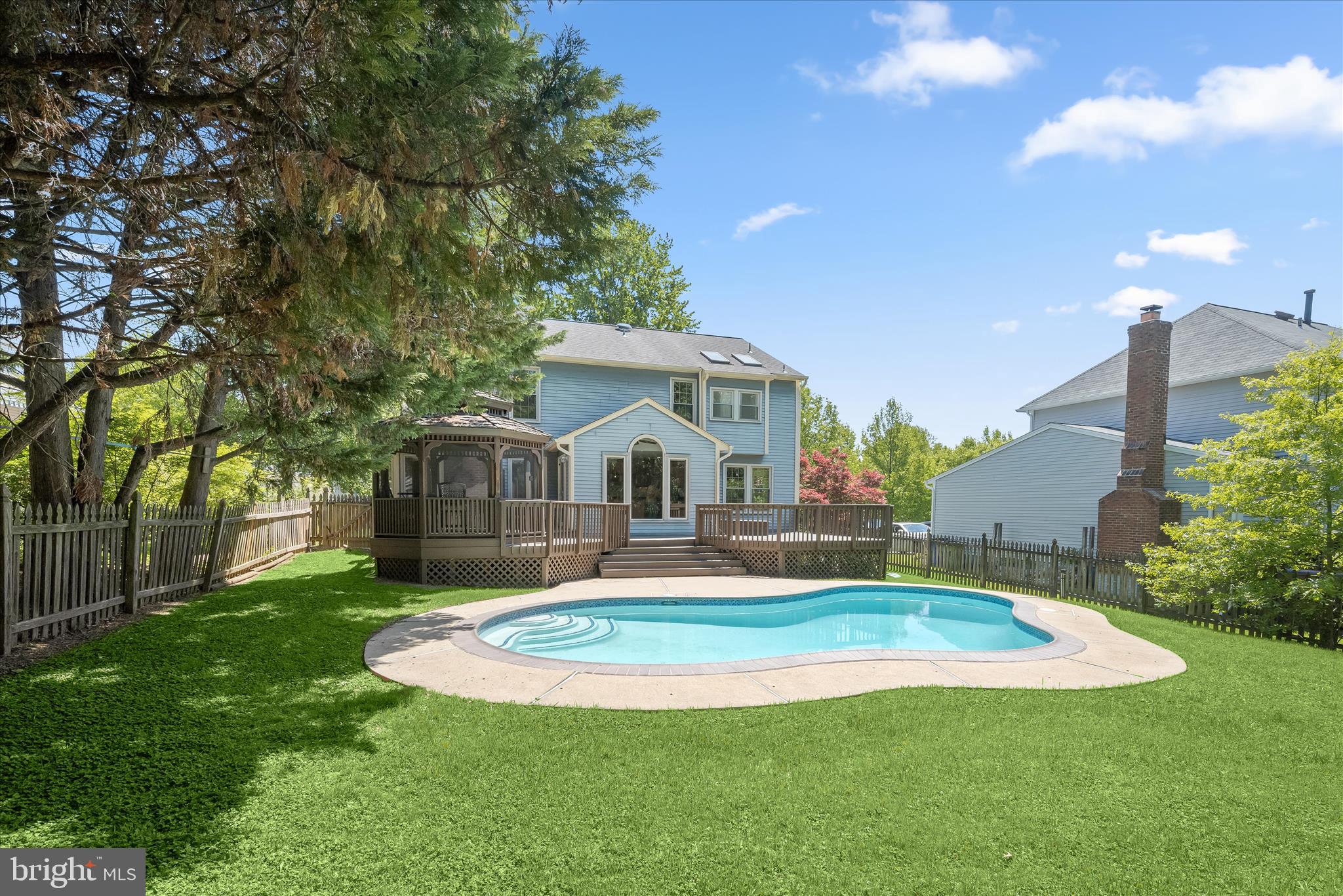 LONG MEADOW - Residential