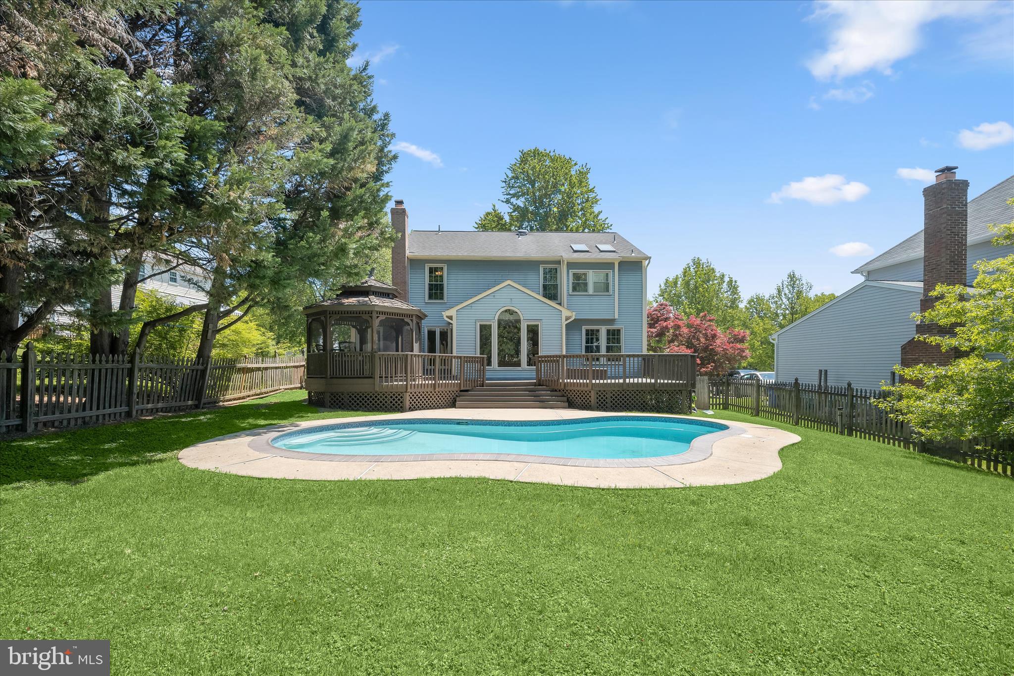 LONG MEADOW - Residential
