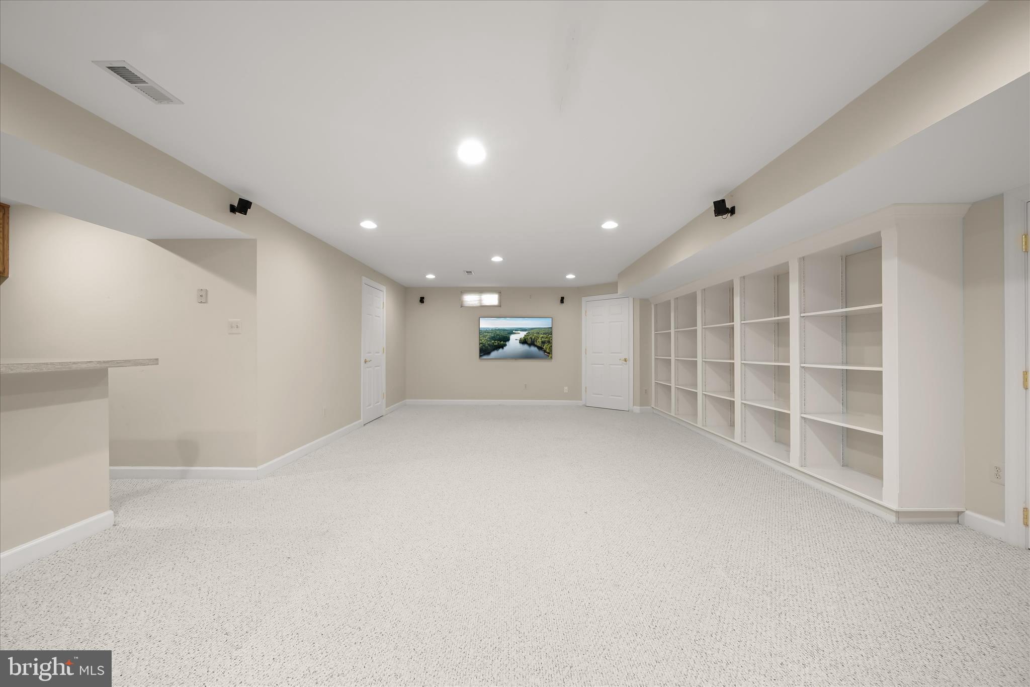 LONG MEADOW - Residential