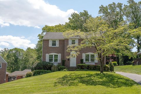 Photo of 674 N Bishop Avenue, SPRINGFIELD, PA 19064 (MLS # PADE2114938)