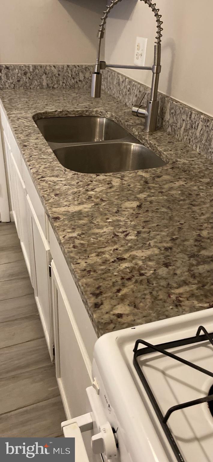 DALE CITY - Residential Lease