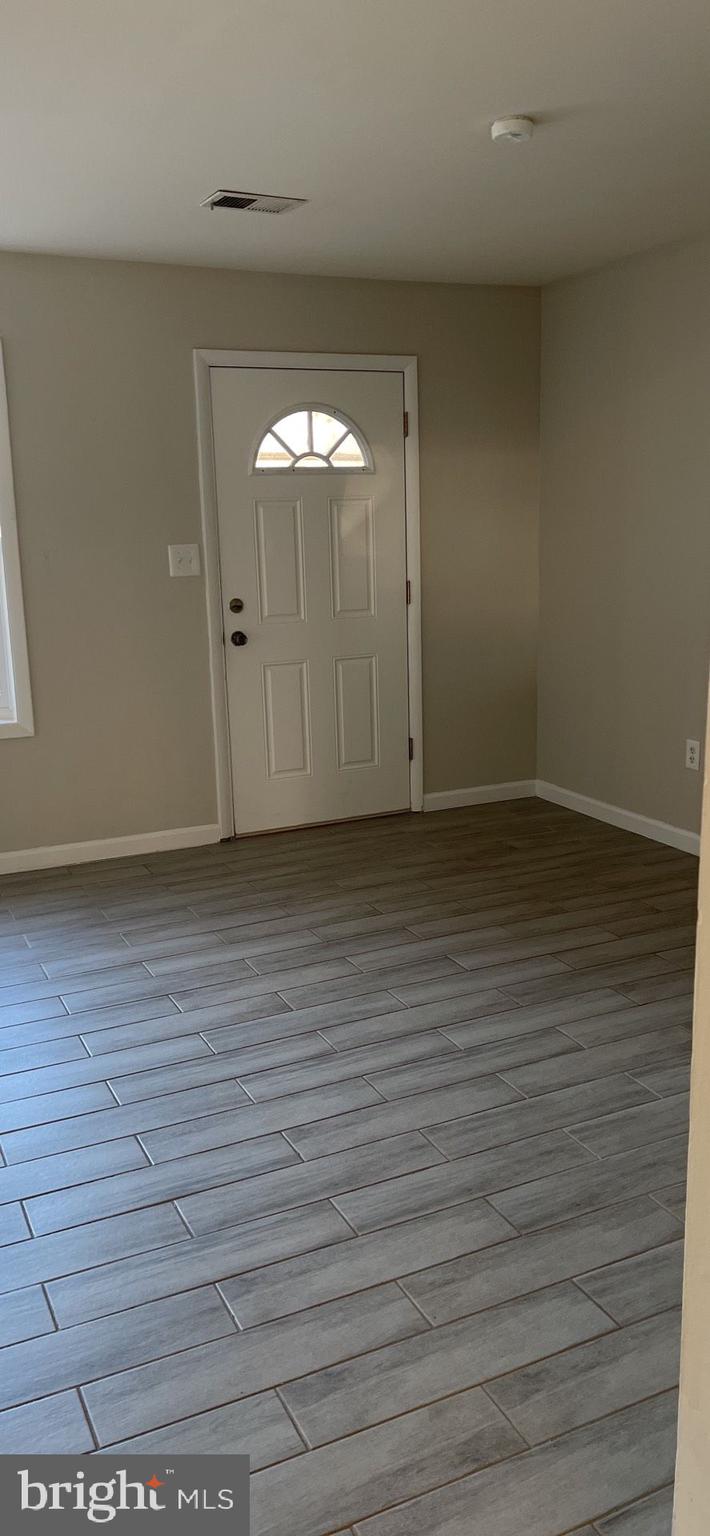 DALE CITY - Residential Lease