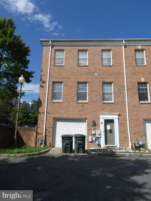 883 BARNABY STREET SE WASHINGTON DC 20032