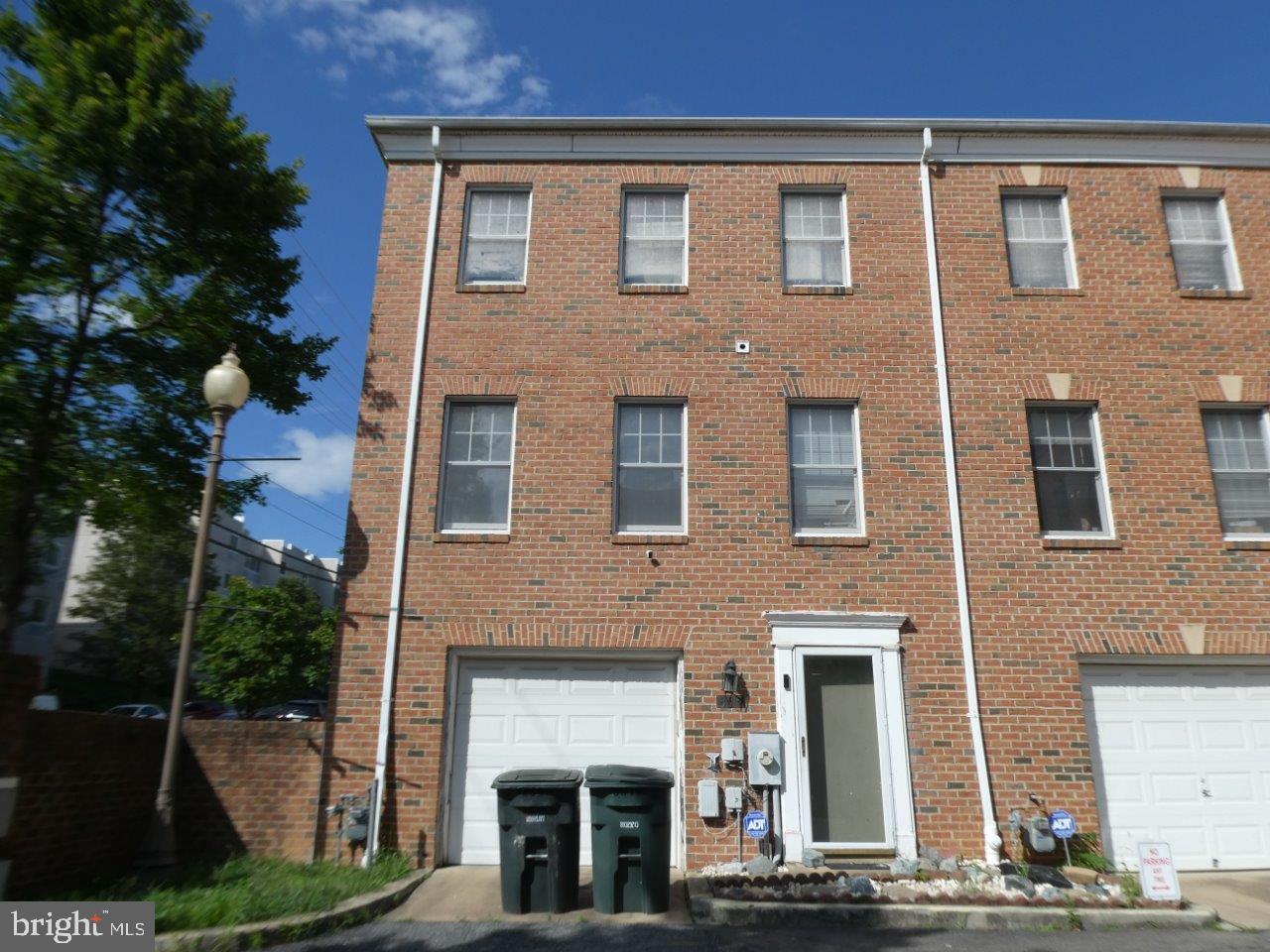 883 BARNABY STREET SE
