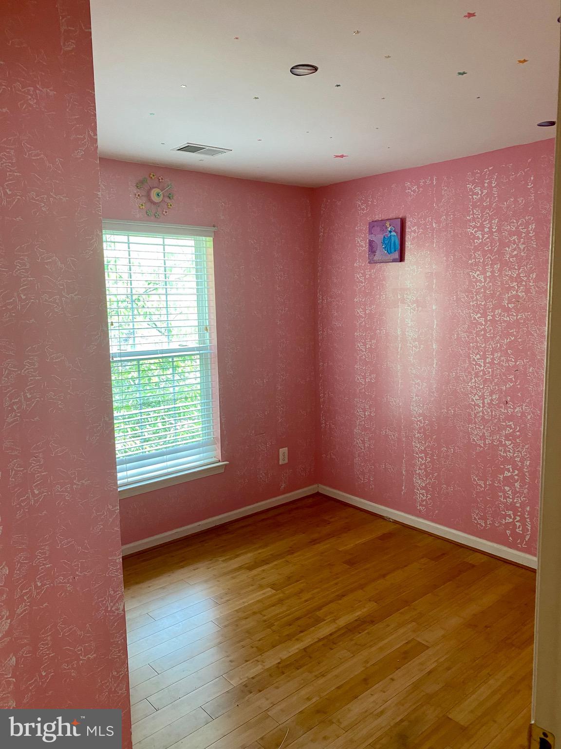 ASHBURN FARM - Residential