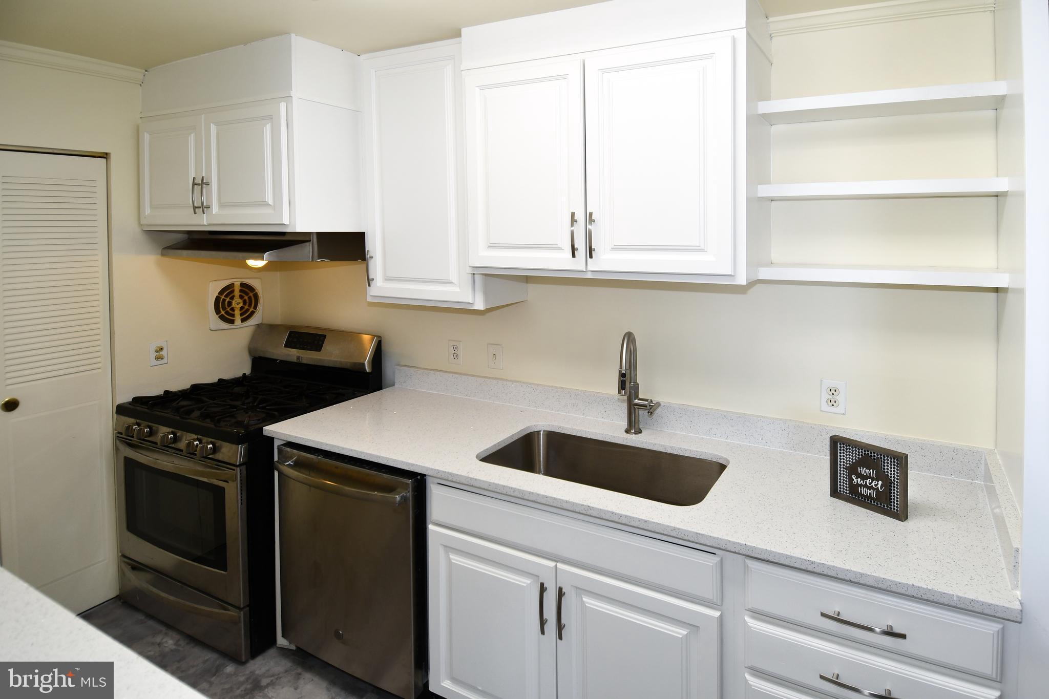 TIMBERLANE VILLAGE GARDEN CONDOMINIUMS - Residential