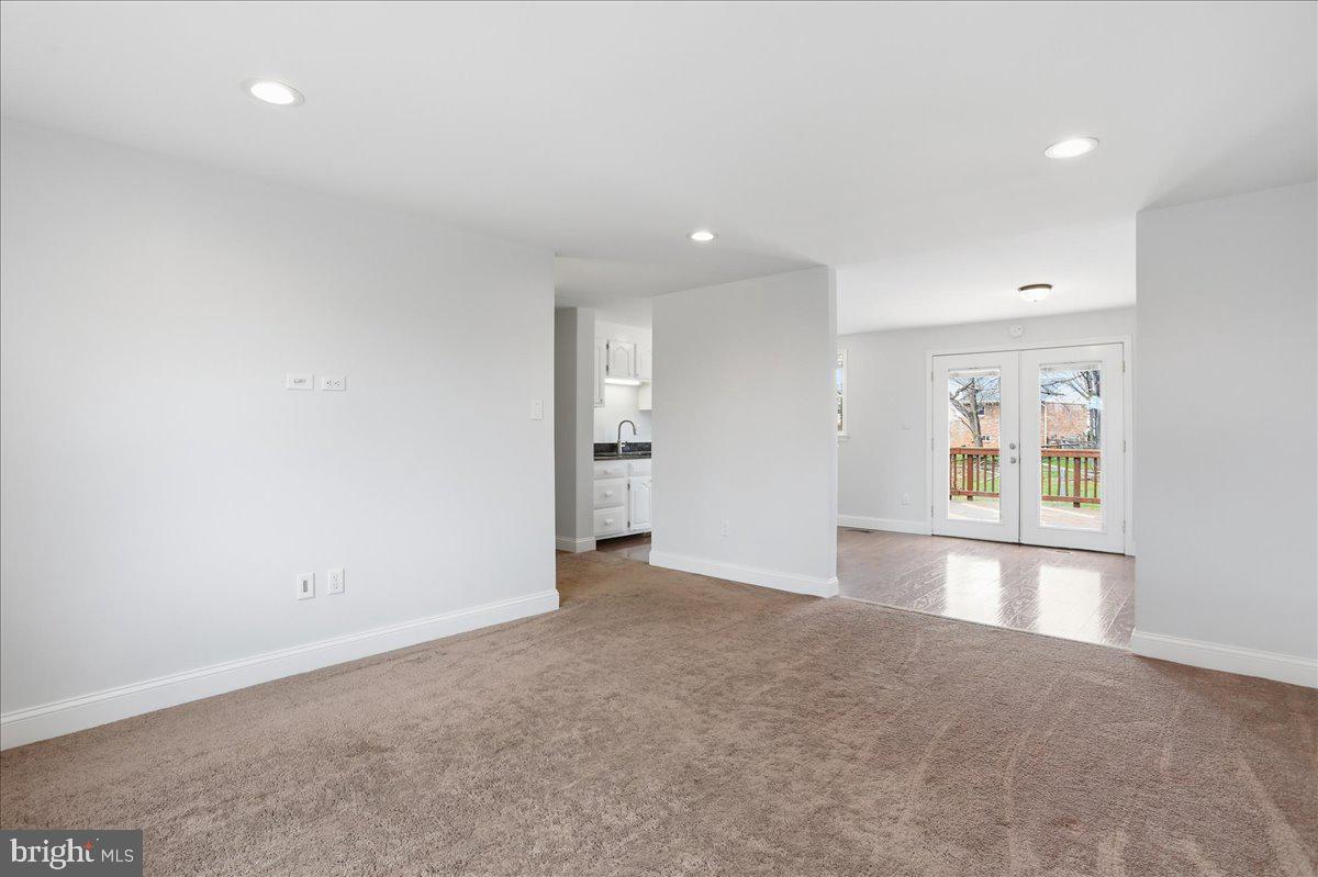 GLADE TOWN - Residential