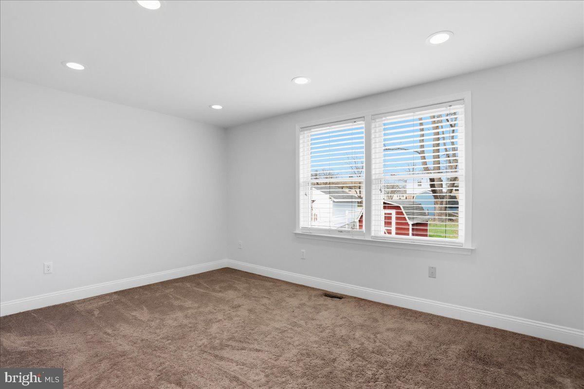 GLADE TOWN - Residential