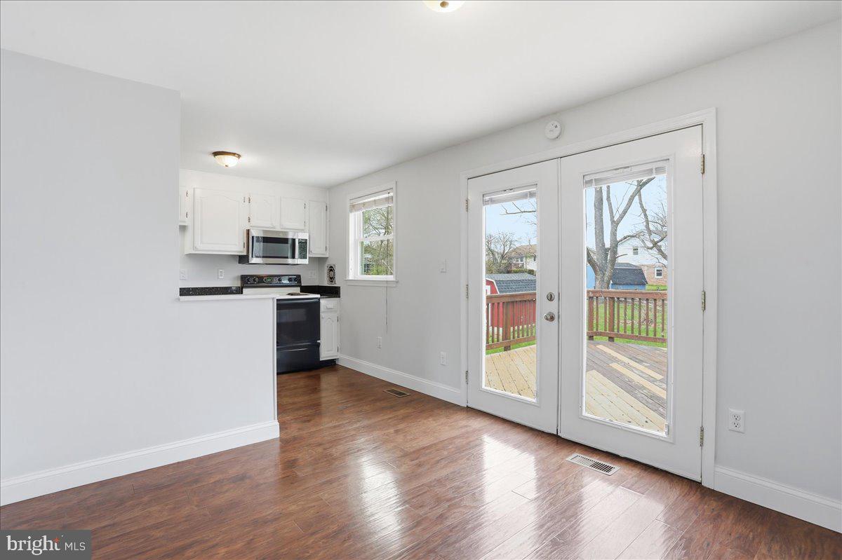 GLADE TOWN - Residential