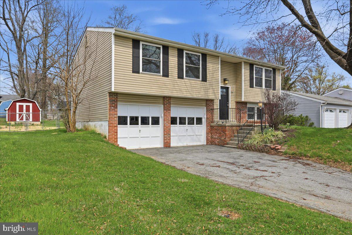 GLADE TOWN - Residential