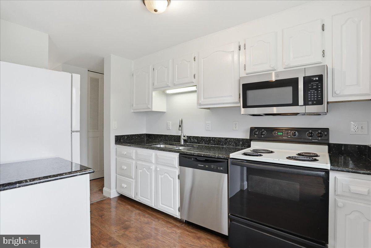 GLADE TOWN - Residential