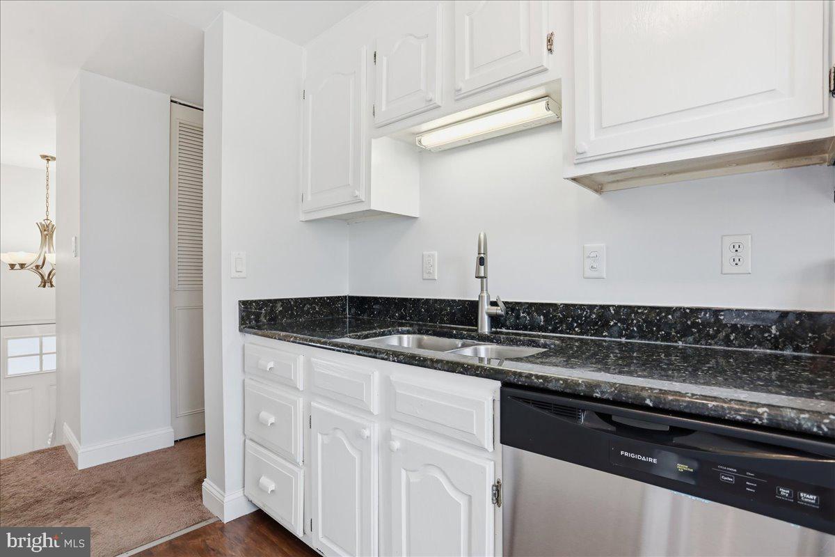 GLADE TOWN - Residential