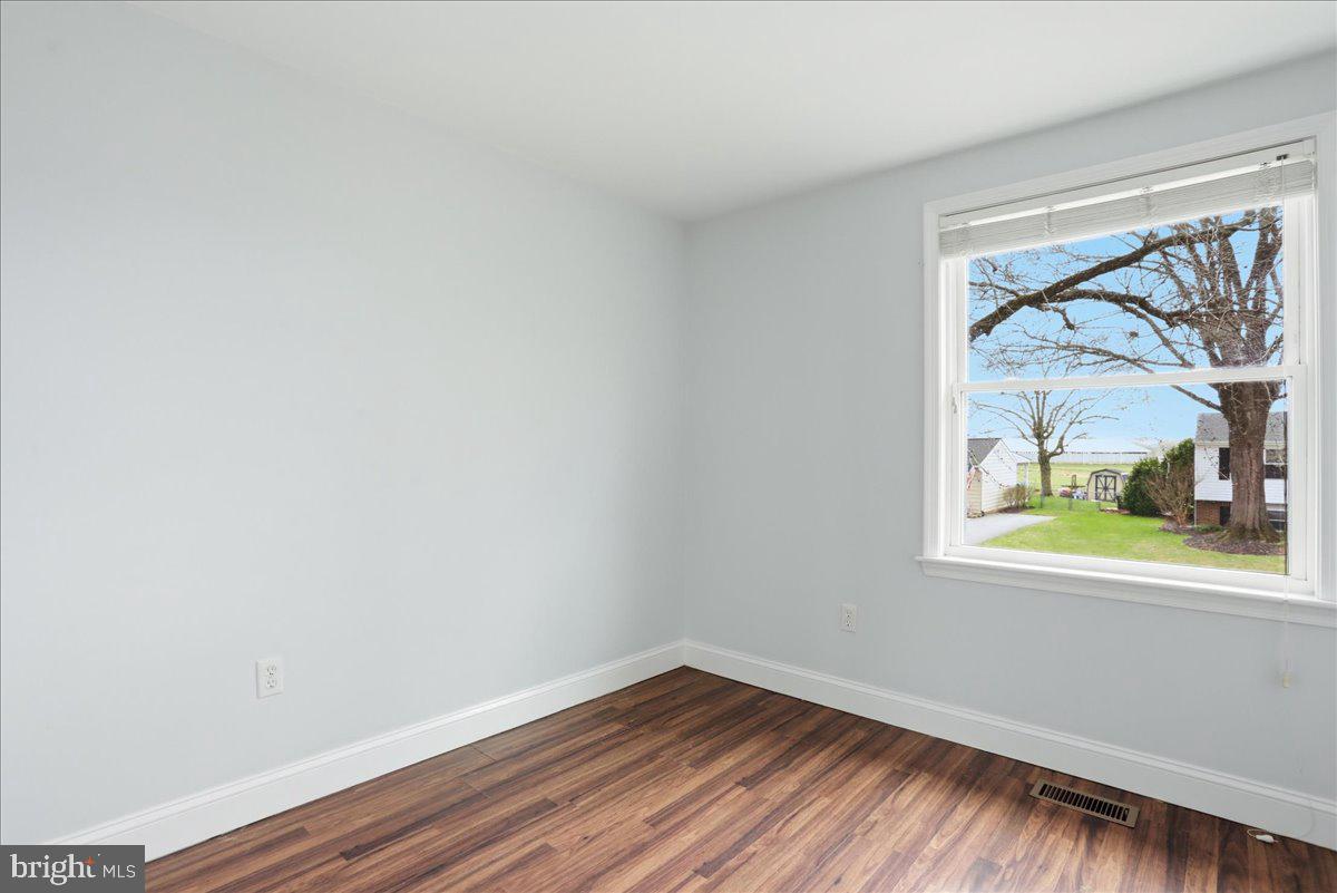 GLADE TOWN - Residential