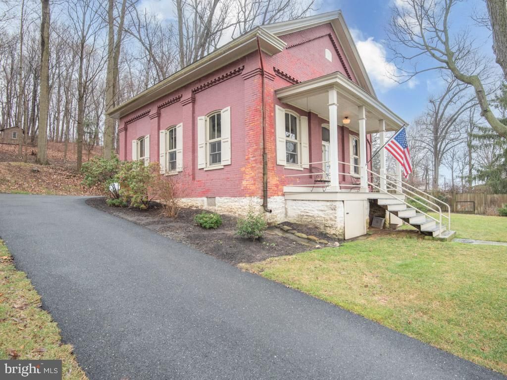 Photo of 820 WINTER HILL RD, STRASBURG, PA 17579 (MLS # PALA2031538)