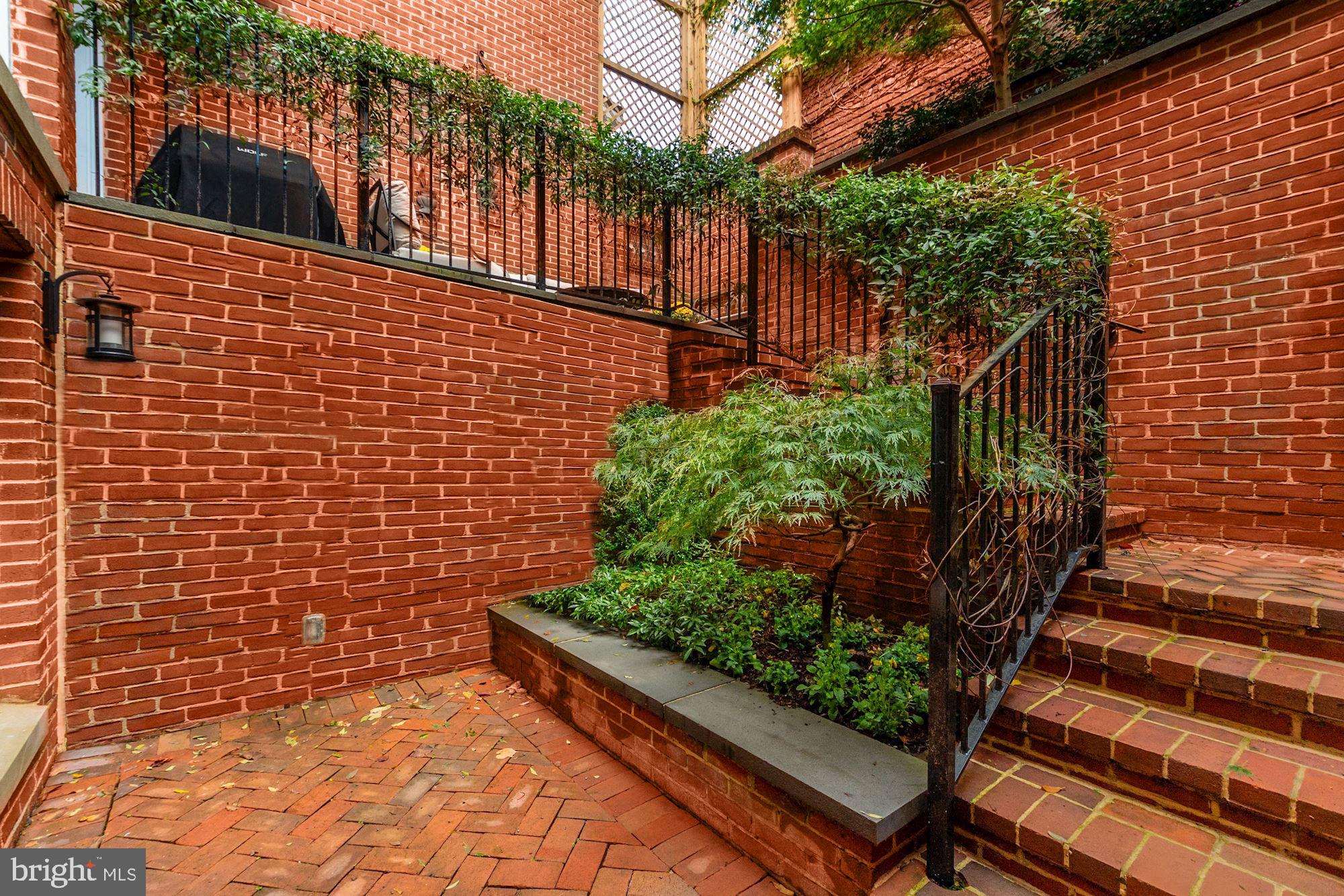 GEORGETOWN - Residential