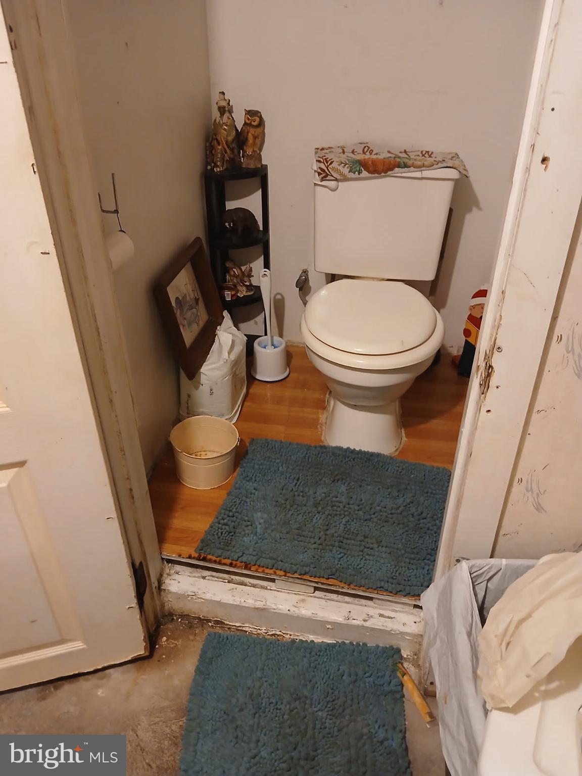 MOUNT CARMEL AREA - Residential