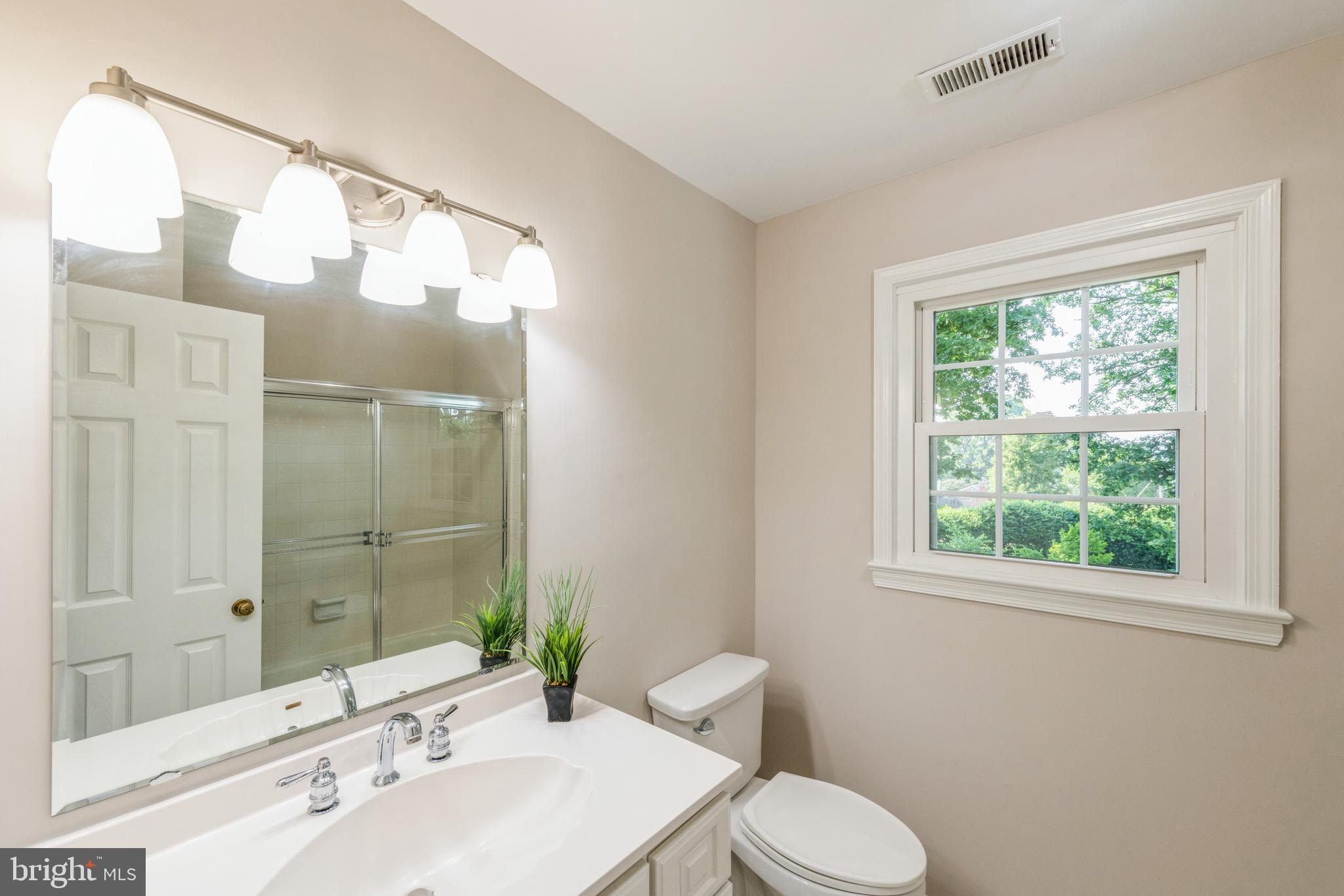 NORTON SQUARE - Residential